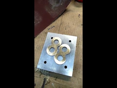 Видео: Урок по ремонту шестеренного насоса установки ППУ ПЕНА-25С6УМ (подходит для ПЕНА-9, -10, -15, -20).