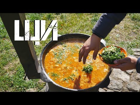 Видео: ЩИ ИЗ КВАШЕНОЙ КАПУСТЫ В КАЗАНЕ НА КОСТРЕ