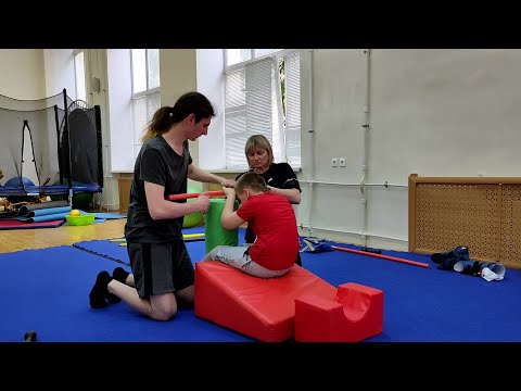 Видео: Авторская методика коррекционно-развивающей гимнастики для детей С ДЦП, спастическая диплегия.