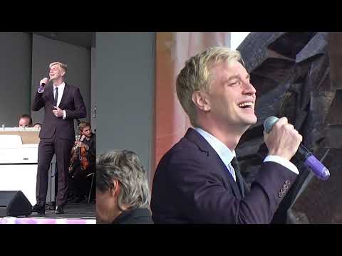 Видео: СЕРДЦЕ ТЕБЕ НЕ ХОЧЕТСЯ ПОКОЯ (Исаак Дунаевский - Василий Лебедев-Кумач, 1934 г.). Поёт Алексей Гоман