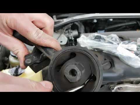 Видео: Замена верхней подушки двигателя Toyota Camry 30