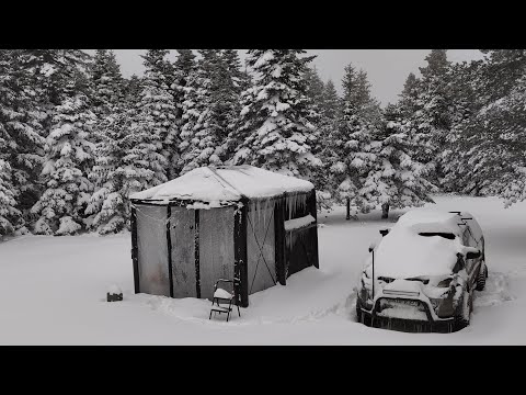 Видео: КЕМПИНГ С ДВУХСЛОЙНОЙ НАДУВНОЙ ПАЛАТКОЙ В СИЛЬНЫЙ СНЕГ