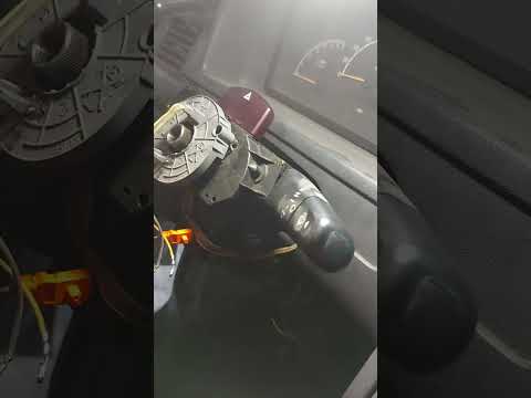 Видео: Мерседес Вито 638 / Не работает кнопка аварийки