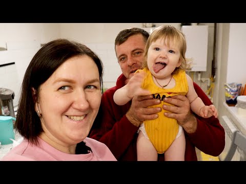 Видео: 10 КГ ТВОРОГА, 50 КГ МУКИ. ЧТО ПРИГОТОВИТЬ ДЛЯ 10 ДЕТЕЙ?
