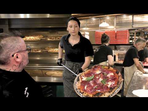 Видео: Вечер в САМОЙ НЕНАВИСТНОЙ Пиццерии Италии из-за ее Цен! Более 40€ за Пиццу