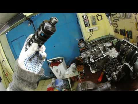 Видео: ZZR 400 Ремонт 2-ой передачи КПП