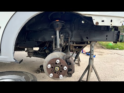 Видео: Замена передних дисков и колодок mk7 transit