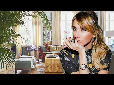 Видео: Как Светлана Бондарчук начала новую жизнь после развода и стала мамой в 54 года