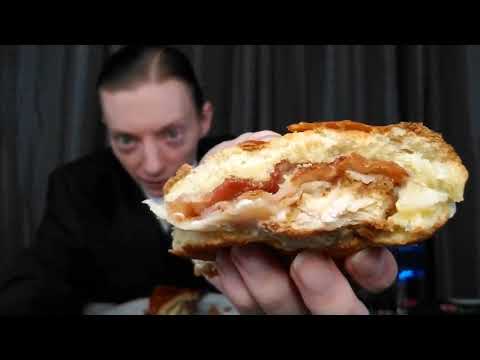 Видео: Что не так с сэндвичем Popeyes с курицей, беконом и сыром?