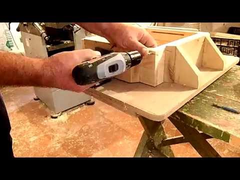 Видео: СДЕЛАТЬ альпийский улей  -    ПРОСТО! Часть третья. Днище.