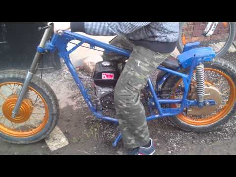 Видео: Самодельный мотоцикл с мотором от мотоблока и рамой советского ИЖа