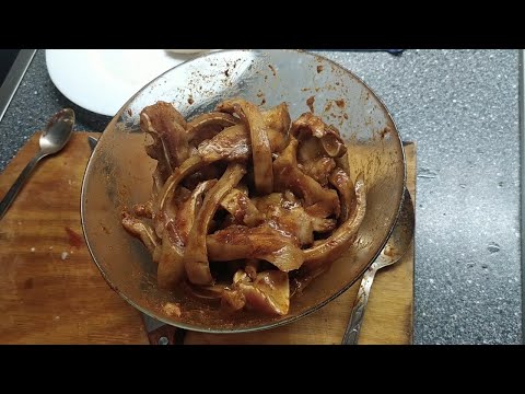 Видео: Свиные уши по-корейски к пиву (и не только) | Korean style pork ears for beer