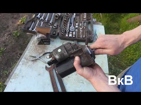 Видео: Снятие стартера Шкода Октавия Тур. Замена бендикса.