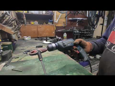 Видео: Как снять патрон  с дрели Bosch, ,DeWalt, Makita, Metabo. Старый дедовский способ