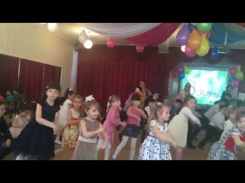 Видео: Флешмоб "Мы маленькие звезды"