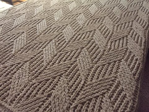 Видео: Плед 21 из пряжи Ализе пуффи файн