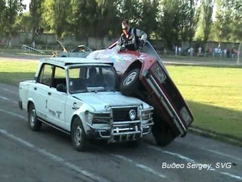 Видео: Экшен-шоу каскадеров театра Автородео в Бутурлиновке