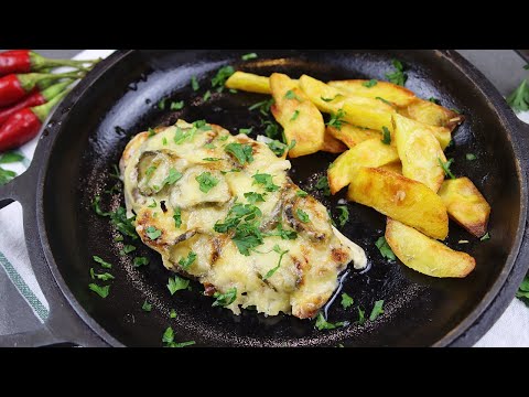 Видео: Мясо по французски с солеными огурцами. Необычная свинина в духовке!