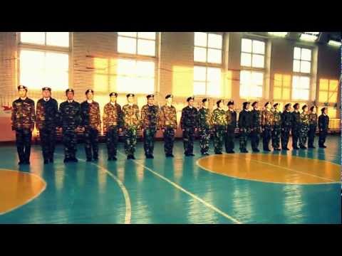 Видео: Школьный смотр строя и песни.10"а".Первое место!