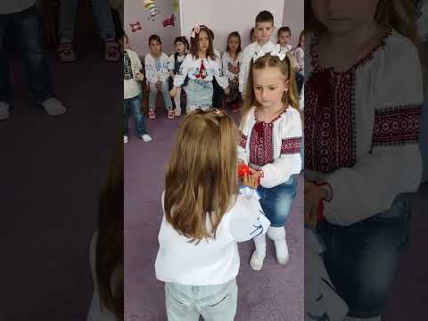 Видео: Весняна розвага "Весняночки співає весела дітвора!"