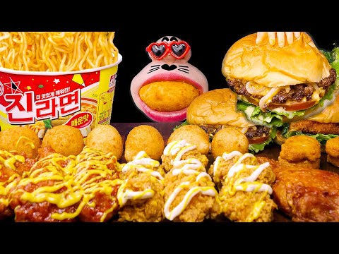 Видео: KFC бургер с курицей, креветками и говядиной, рамен! 🍗🍔🍜 ASMR Mukbang Eating Show :)