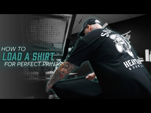 Видео: Как правильно заправлять рубашку для идеальной печати! | Советы для начинающих мастеров трафаретн...