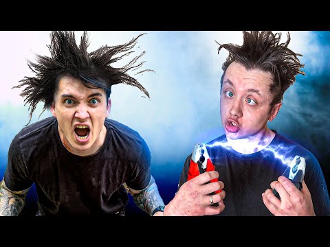 Видео: МАКС ВАЩЕНКО И КИРИЛЛ КУРЬЯН. КТО УМНЕЕ? ИСПЫТАНИЕ ЭЛЕКТРОШОКЕРОМ.