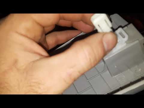 Видео: снятие обшивки потолка Hundai Solaris 2020