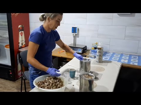 Видео: //Готуєм Смачнючу-найдешевшу шинку з свинини//Переробка залишків//