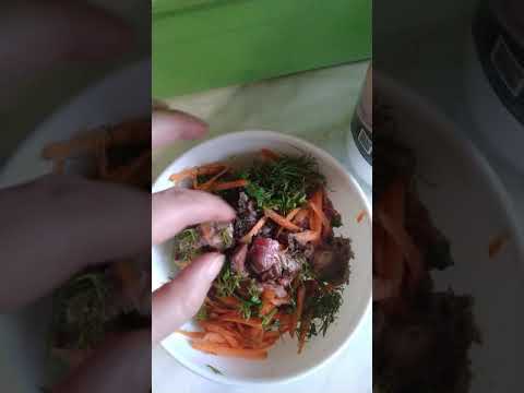 Видео: Натуральное кормление французского бульдога