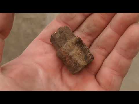 Видео: Какой металл можно найти у обочины дороги