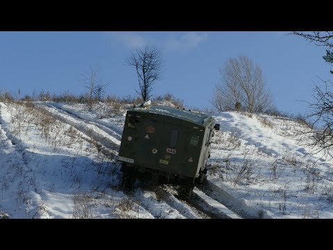 Видео: Попытка перевернуть ГАЗ-66, ОЧЕНЬ КРУТОЙ снежный ПОДЪЕМ off road 4x4