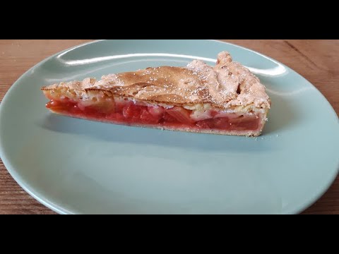 Видео: Пирог из ревеня с клубникой ✧ Полусладкий