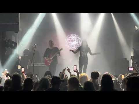 Видео: Лилу - Разбуди меня (Live @ Pravda, Мск, 30.04.2025)