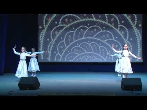 Видео: Ансамбль Кавказского народного танца Родник- Девичий лирический танец