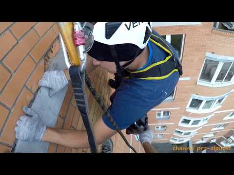 Видео: Опасно быть невнимательным пешеходом не только на дороге