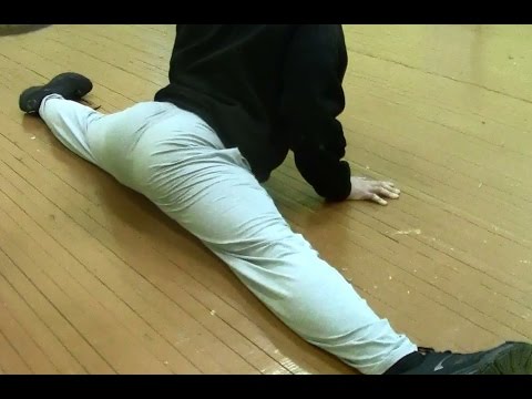 Видео: Как сесть на шпагат (Часть 1)