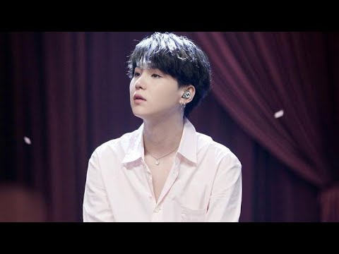 Видео: Как менялся Мин Юнги за все клипы BTS|| 7 лет//Suga