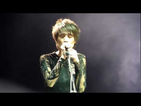 Видео: Земфира - "Печаль" (В. Цой) - 20 лет без Кино 7.10.2010