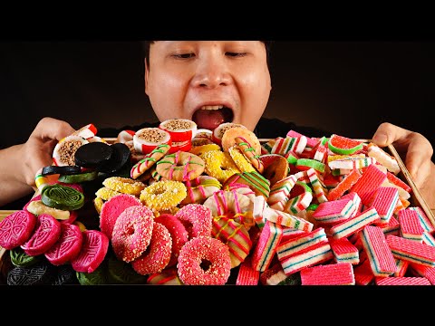 Видео: Корейская традиционная закуска мукбанг! ASMR Mukbang с настоящим звуком (Едающее шоу)