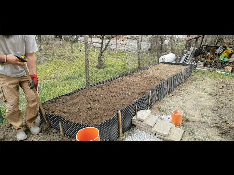 Видео: Как сделать бюджетную приподнятую грядку для выращивания овощей