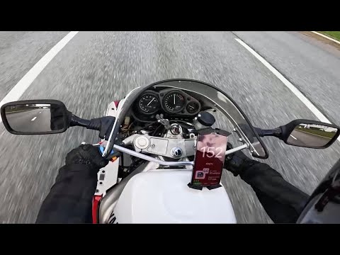 Видео: Выжали все соки! Обзор мотоцикла Yamaha FZR400RR. Лечу по бичу.