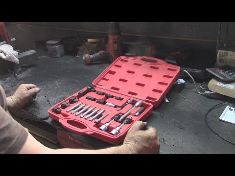 Видео: Peugeot 406 2003 Трепыхается приводной ремень