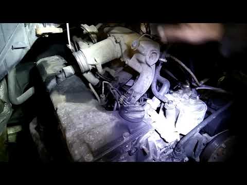 Видео: Mercedes Sprinter - Снятие головки блока цилиндров