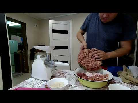 Видео: Домашняя колбаса из гуся и петуха.(часть 1)