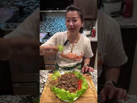 Видео: Жареная говядина * Ча Лок Лак || Ly Cooks
