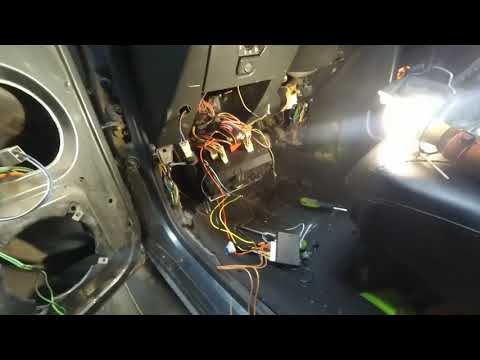 Видео: Установка дистанционного центрального замка ВАЗ 2110