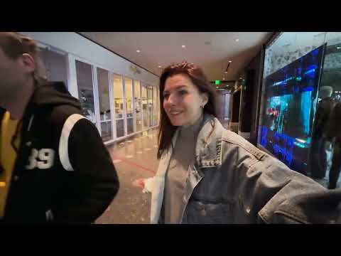 Видео: Прогулка по Вегас в хеллуоин