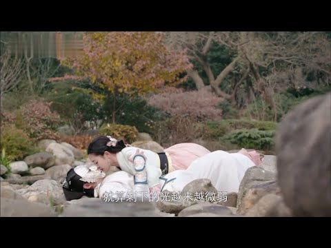 Видео: Золушка и принц случайно поцеловались, и началась их сладкая любовь.