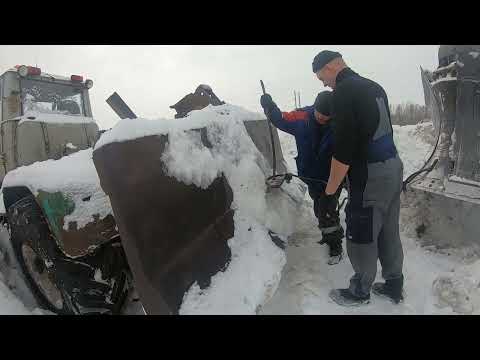 Видео: Трактор Кировец. Вытаскиваю Т-150К Санька из снега и еду бить дорогу буровикам.